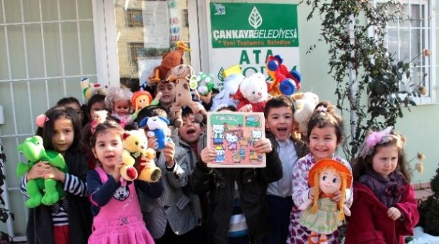 Çocuklar Masal Odasına Davetli