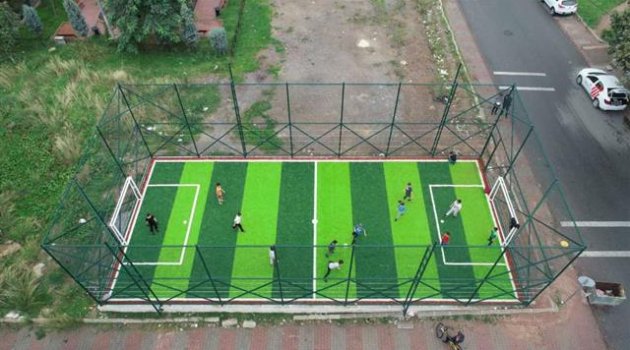 Çocuklar Minik Futbol Sahalarıyla Yeteneklerini Geliştiriyor