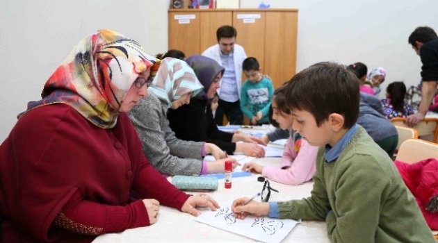 Çocuklar Öğrendiklerini Ailelerine Öğretiyor