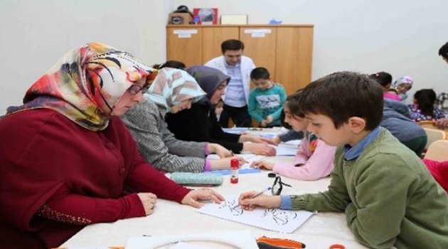 Çocuklar Öğrendiklerini Ailelerine Öğretiyor