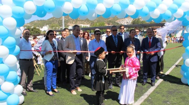 Çocuklar oyuncaklarını sergiledi