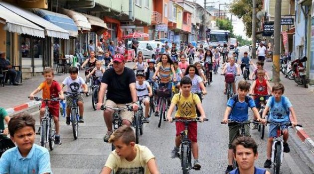 Çocuklar 'Pedal Şenliği'nde buluştu