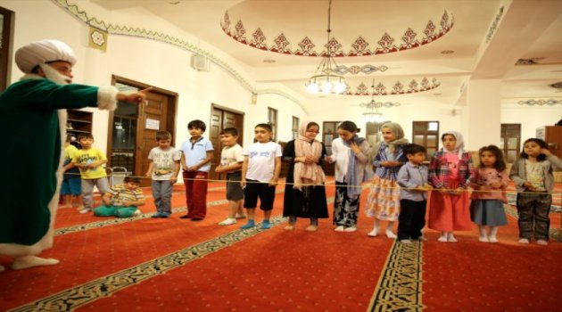 Çocuklar Son Teravihi Nasreddin Hoca İle Birlikte Kıldı