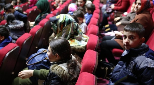Çocuklar Süper Papağan İle Eğlendi