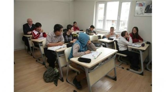 Çocuklar Ve Gençler İyi Eğitim Almalı