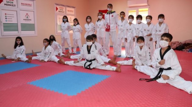 Çocuklar yaz tatilini spor kurslarında değerlendiriyor