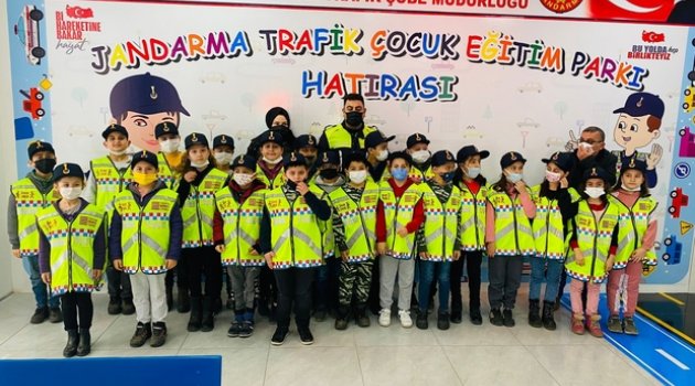 Çocuklara erken yaşta trafik eğitimi