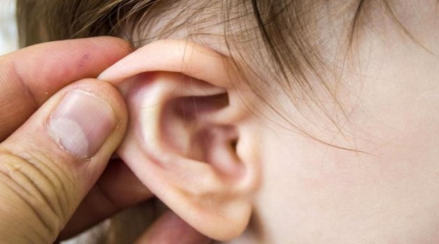 Çocuklarda kulak akıntısı neden olur?