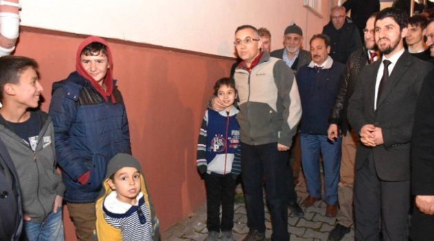 Çocukların Vali Amcalarından İsteği Var