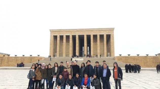Çukurova Belediyesi 40 Öğrenciyi Anıtkabir'e Gönderdi