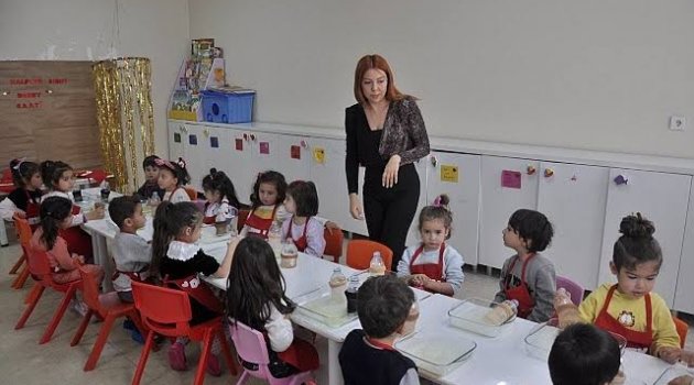 Çukurovalı çocuklar deneylerle öğreniyor