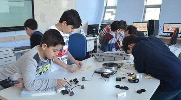 'Dahi çocuklar' Çocuk Üniversitesinde Hayata Hazırlanıyor