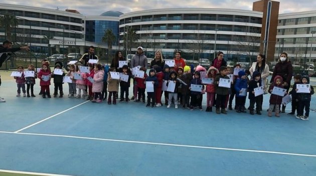 Didimli minikler kortla tanıştı