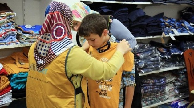 Diyarbakır'da 5 bin çocuk giydirildi
