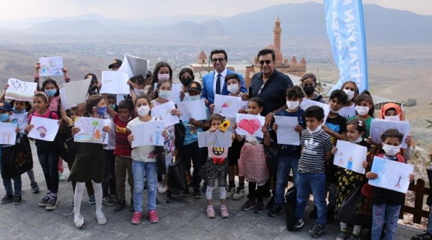 Doğubayazıtlı çocuklar sanatla buluştu