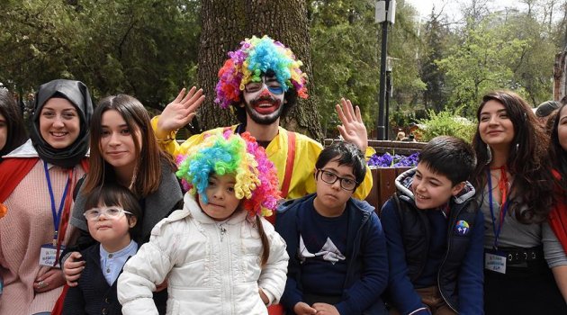 Down Sendromlu Çocuklar Kuğulu Park'ta Eğlendi