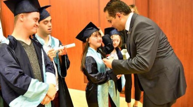 Down Sendromlu Çocuklara Temsili Diploma