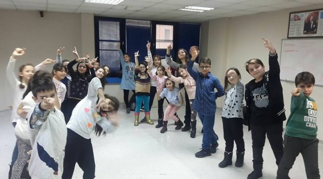 Drama Ve Tiyatro Okulu Büyük İlgi Görüyor