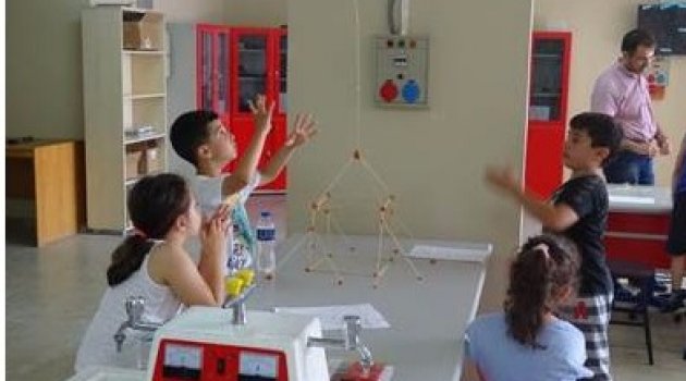 Düzce “Çocuk” Teknopark Bilimi Sevdiriyor