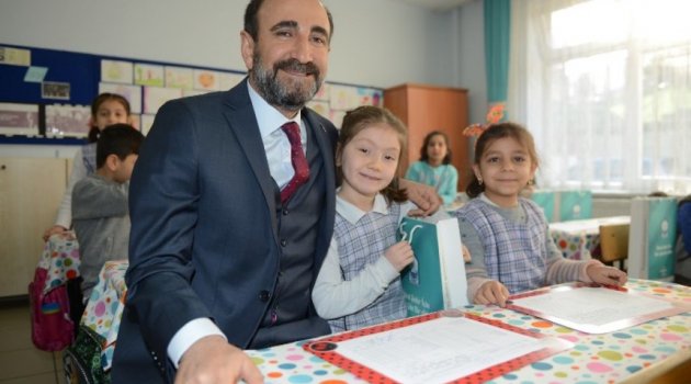 Edebali'den Miniklere Karne Sürprizi