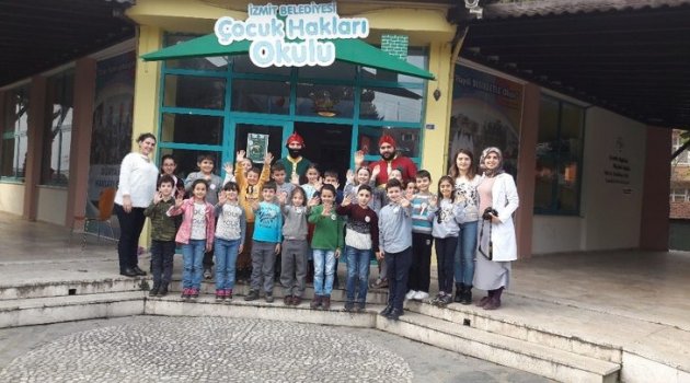 Eğlenerek Haklarını Öğreniyorlar