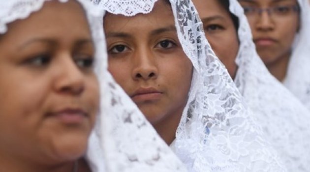 El Salvador'da Çocuk Yaşta Evlilik Yasaklanıyor
