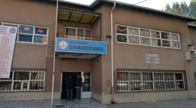 Elmasbahçeler Ortaokulu da Büyükşehir ile Yenileniyor