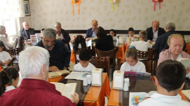 Emekli Öğretmenler Minik Öğrencilerle Buluştu
