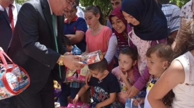 Ergene’de çocukları sevindiren bayram geleneği