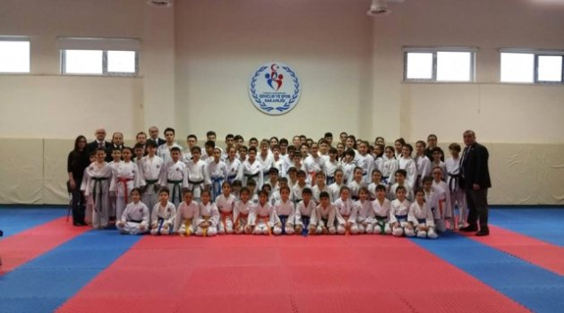 Eskişehirli Öğrencilerin Karate Mücadelesi