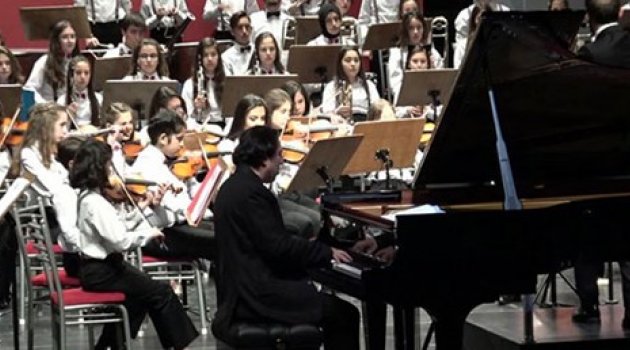 Fazıl Say, Çocuk Senfoni Orkestrası İle Konser Verdi