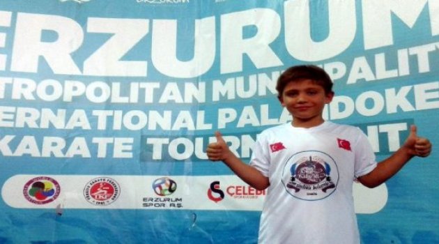 Foça’lı Minik Kaan’dan Uluslararası Başarı