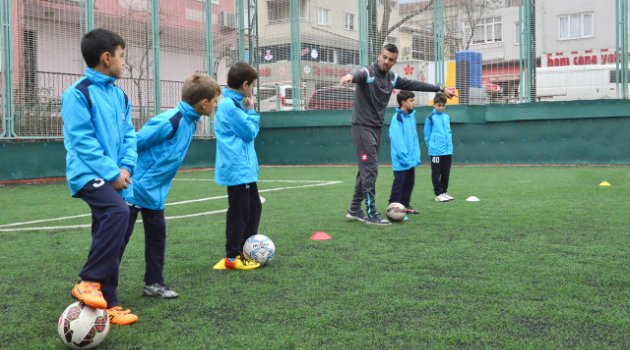 Futbolun Yıldızları Yıldırım'da Yetişiyor