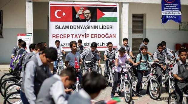 Gazzeli çocuklar bisikletlerine kavuştu