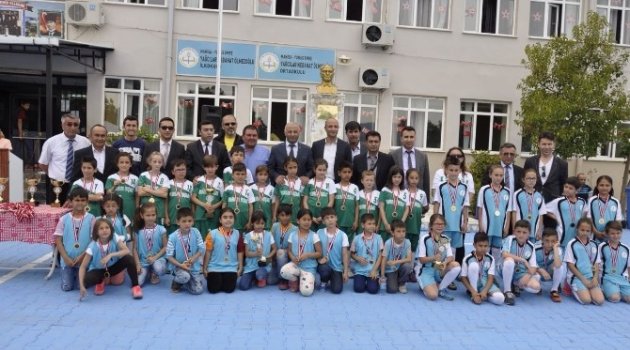 Geleneksel Çocuk Oyunları Ödül Töreni Yapıldı