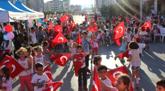 Geleneksel Sokak Oyunlarıyla Eğlendiler