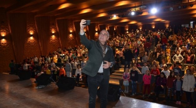 Gemlik'te çocuklara karne hediyesi