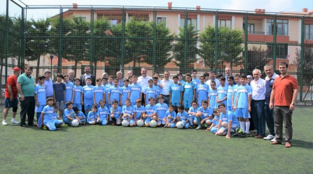 Gemlik'te Sporcular Malzemelerine Kavuştu