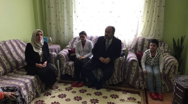 Görme Engelli Ayşenur Sağlığına Kavuştu