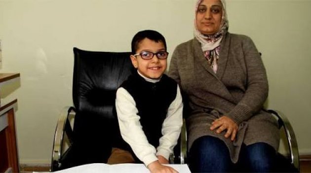 Görme engelli minik Enes, Kuranı 1 ayda öğrendi