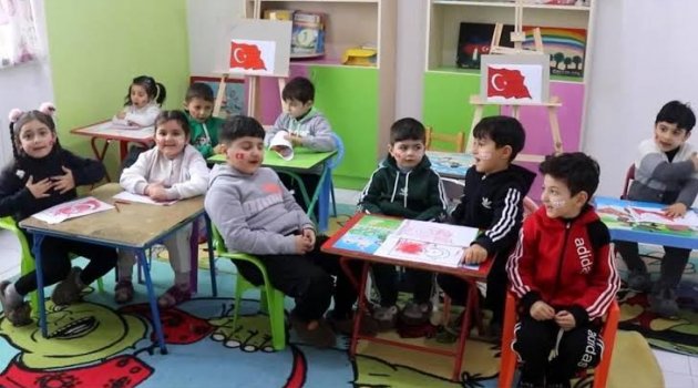 Gürcistanlı miniklerden depremzedelere destek