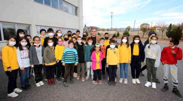 Hacılar'da 100 fidan toprakla buluşturuldu