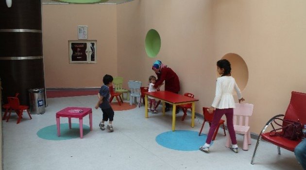 Hastanede Çocuk Oyun Alanı Yenilendi