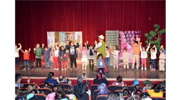 ‘Hoca Nasreddin' Adlı Çocuk Gösterisinde İzleyici Rekoru Kırıldı