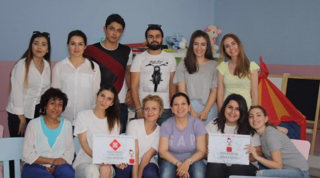 İletişimcilerden ilkokul yardımı