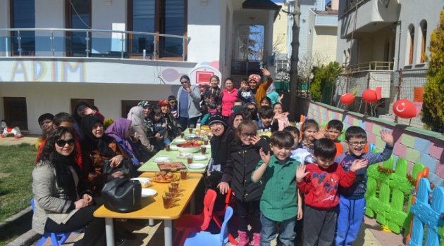 İlkadım Anaokulu’nda Minik-Yaşlı Buluşması