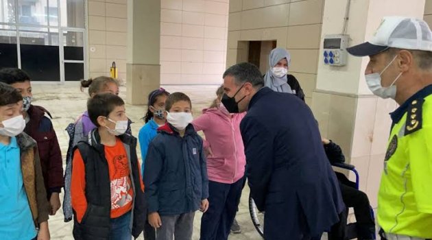 İlkokul öğrencileri trafik dedektifi oldu