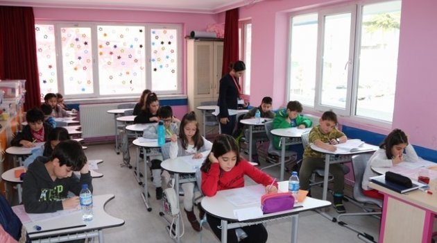 İnci Kolejinde bursluluk maratonu başladı