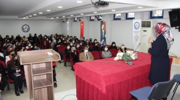 İnegöl'de yazarlar öğrencilerle buluşuyor