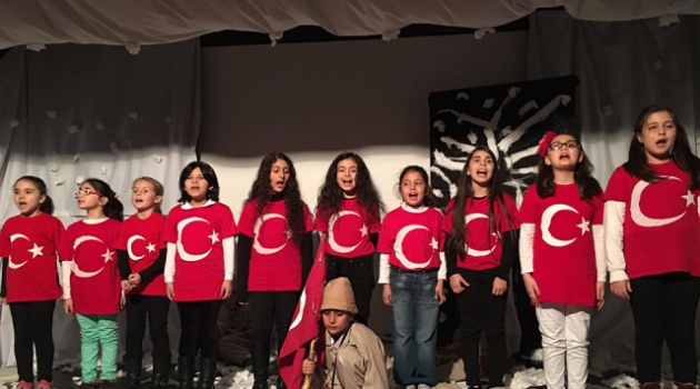 İzciler Sarıkamış'ta, Minikler Sahnede
